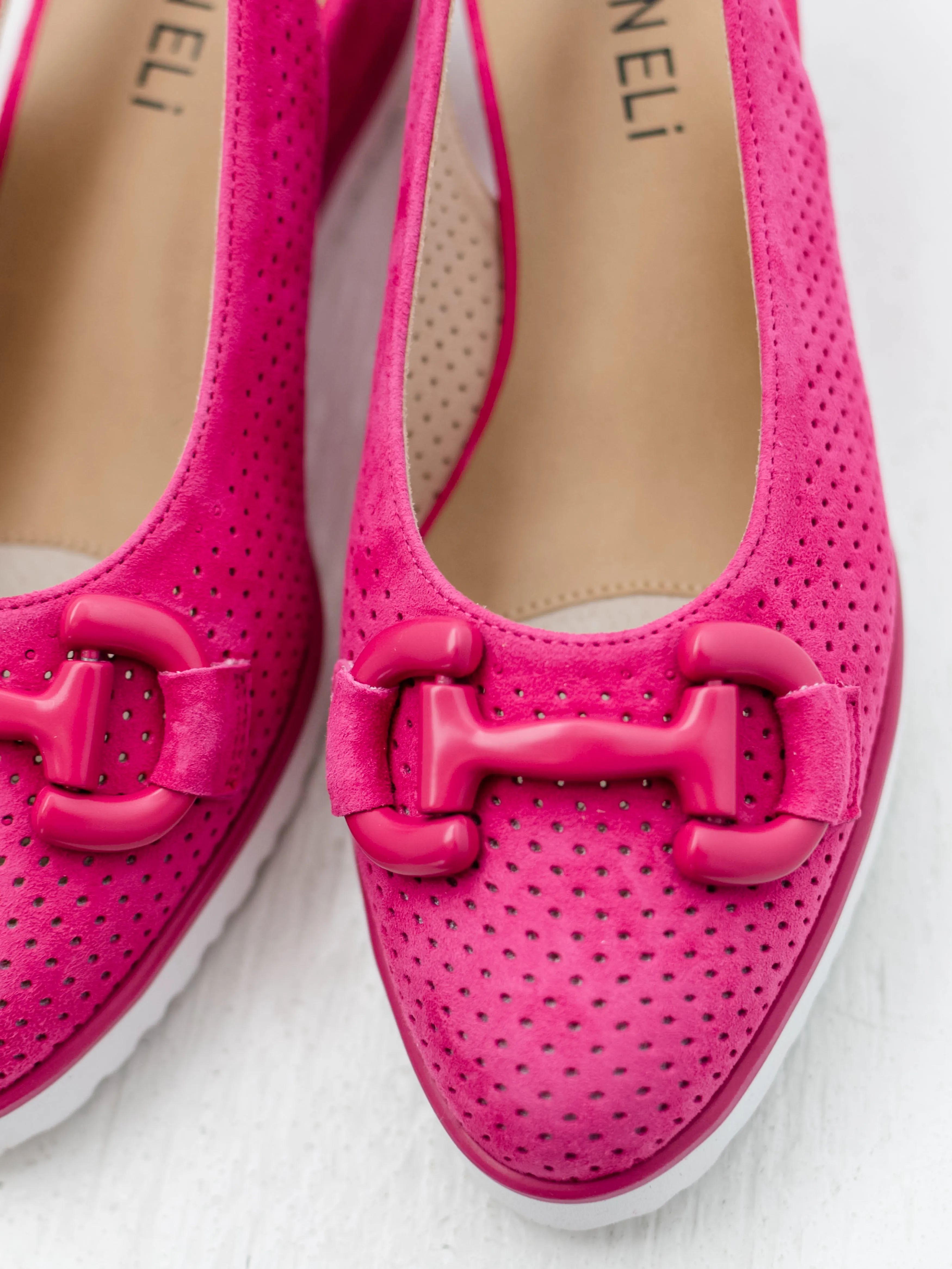 Dabry Fuchsia by Vaneli